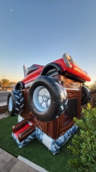 20241209 170612 1734132225 XL Monster Truck Bounce house